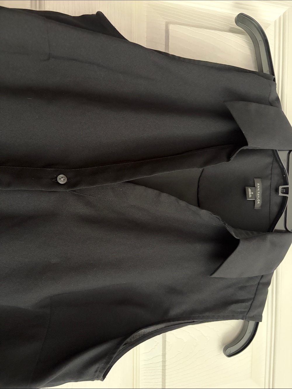 Ann Taylor Black Sleeveless Button-Front Collared Blouse - Picture 3 of 12
